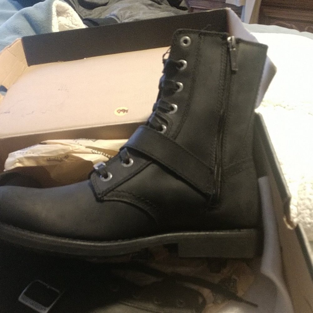 Mens size 11 Harley Davidson boots black / zip at